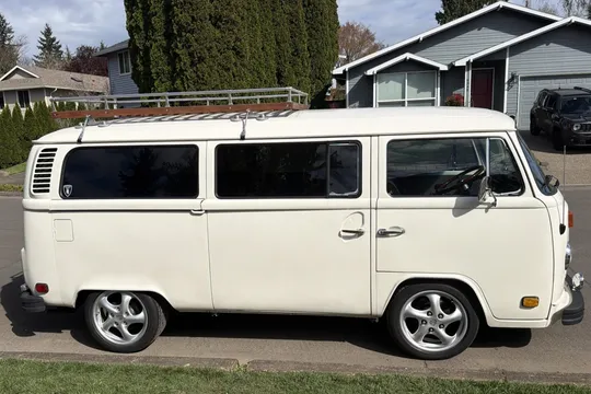 1973 Volkswagen Bay-Window Bus - Image 3 of 8