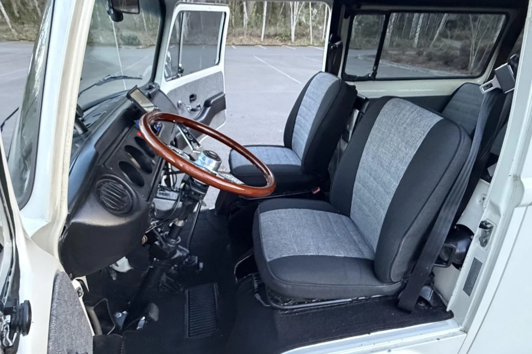 1973 Volkswagen Bay-Window Bus - Image 4 of 8