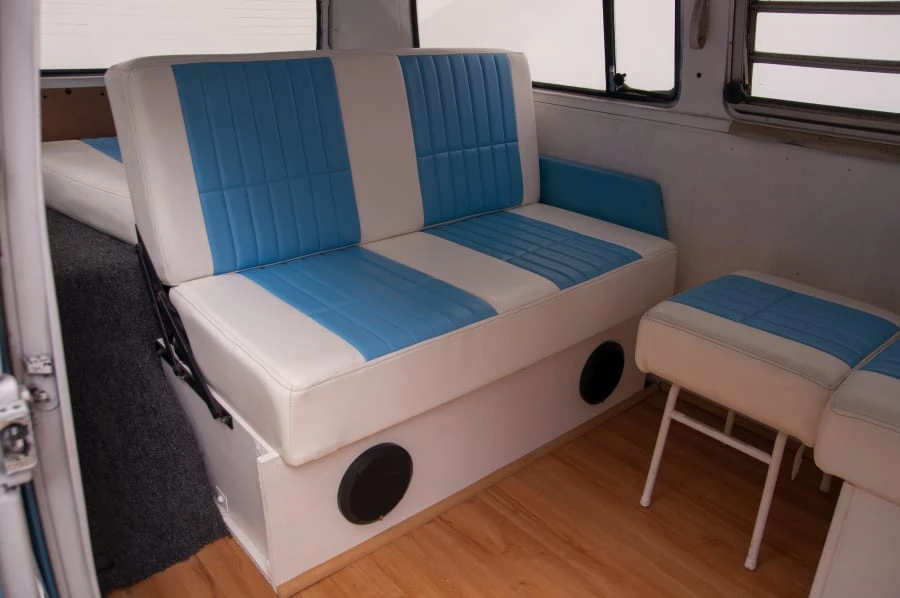 1973 Volkswagen Bay-Window Bus - Image 5 of 12