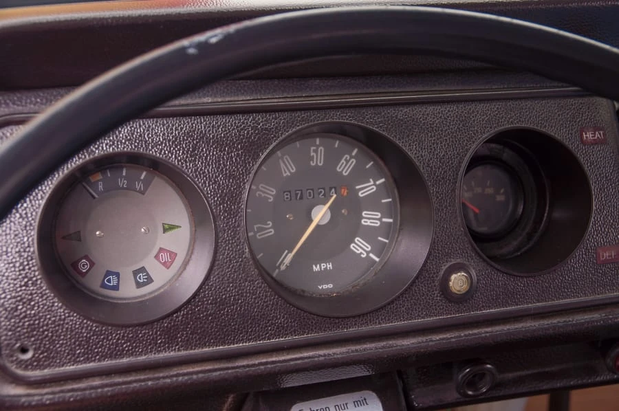 1973 Volkswagen Bay-Window Bus - Image 9 of 12
