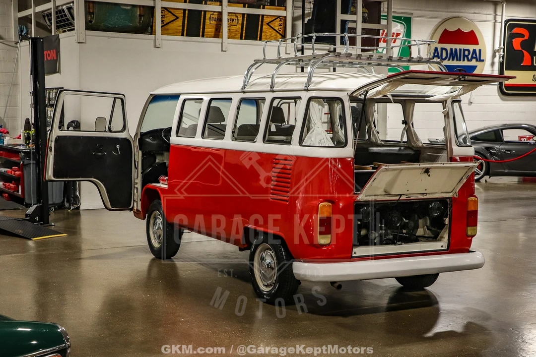 1973 Volkswagen Bay-Window Bus - Image 4 of 12