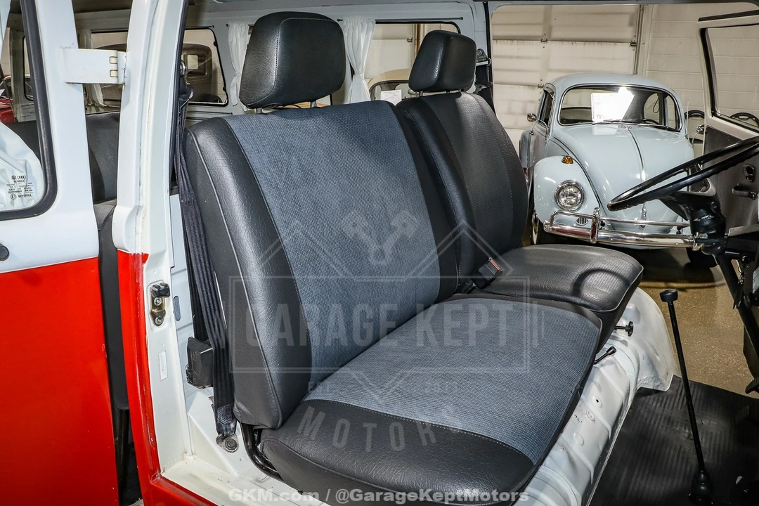 1973 Volkswagen Bay-Window Bus - Image 6 of 12