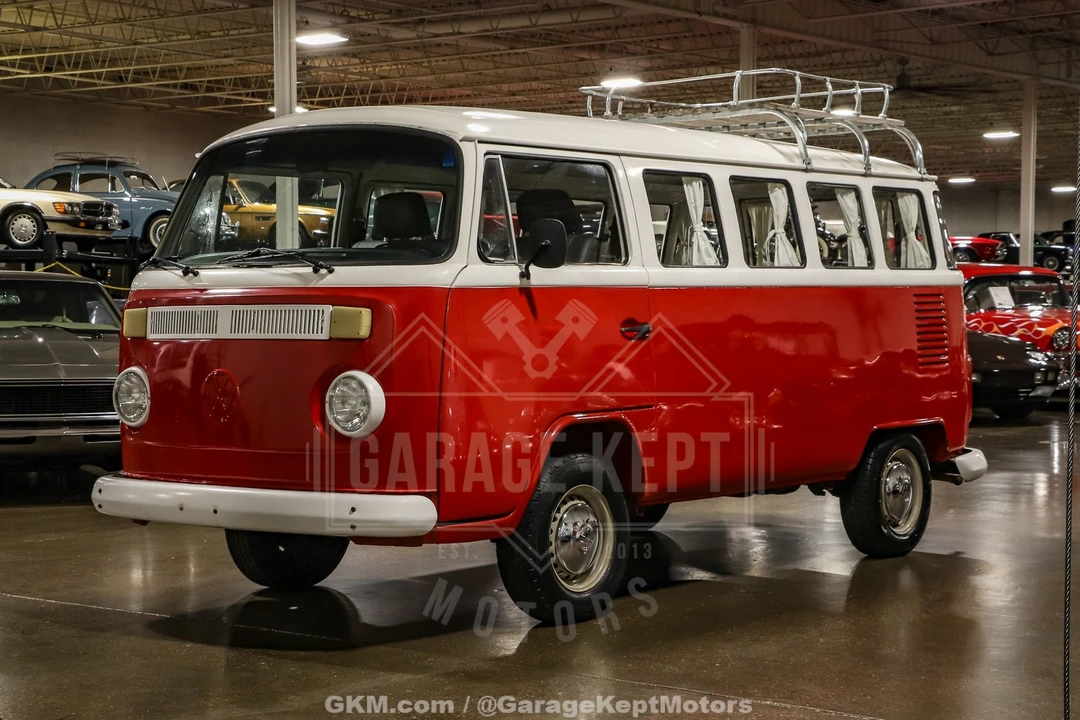 1973 Volkswagen Bay-Window Bus - Image 9 of 12