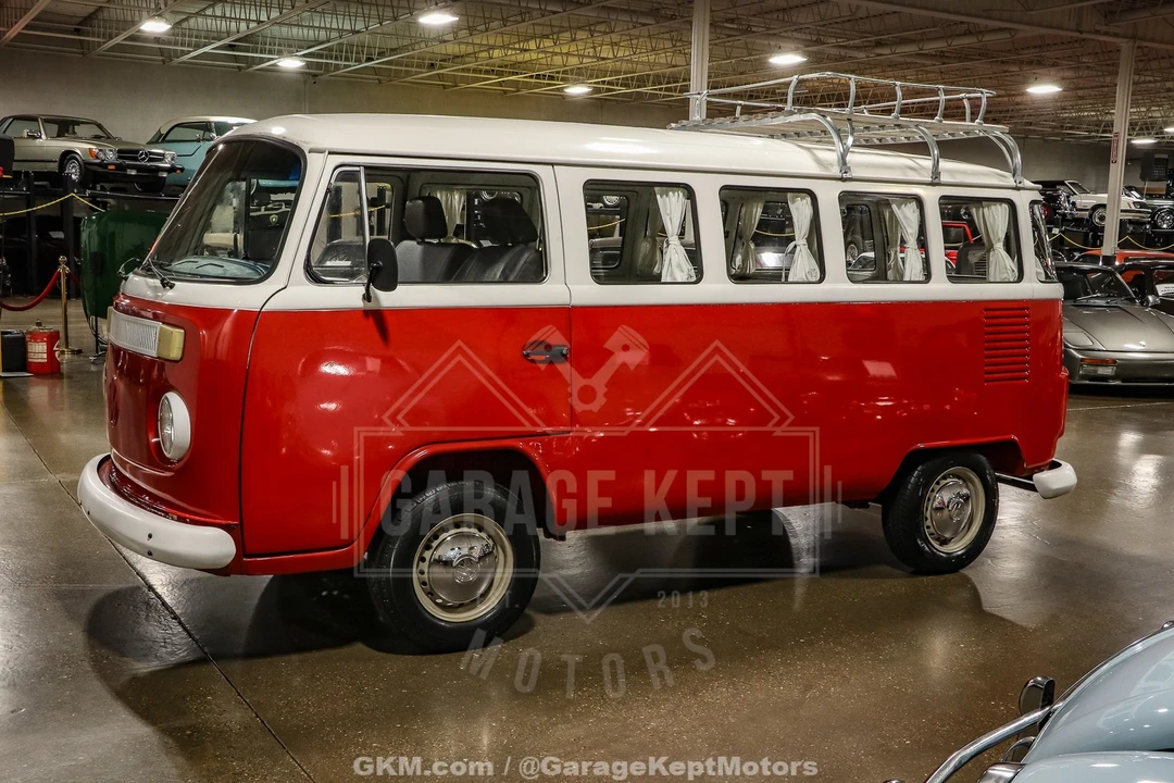 1973 Volkswagen Bay-Window Bus - Image 10 of 12
