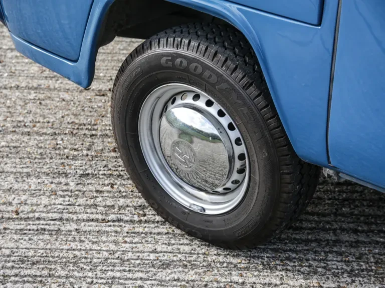 1973 Volkswagen Bay-Window Camper - Image 28 of 31
