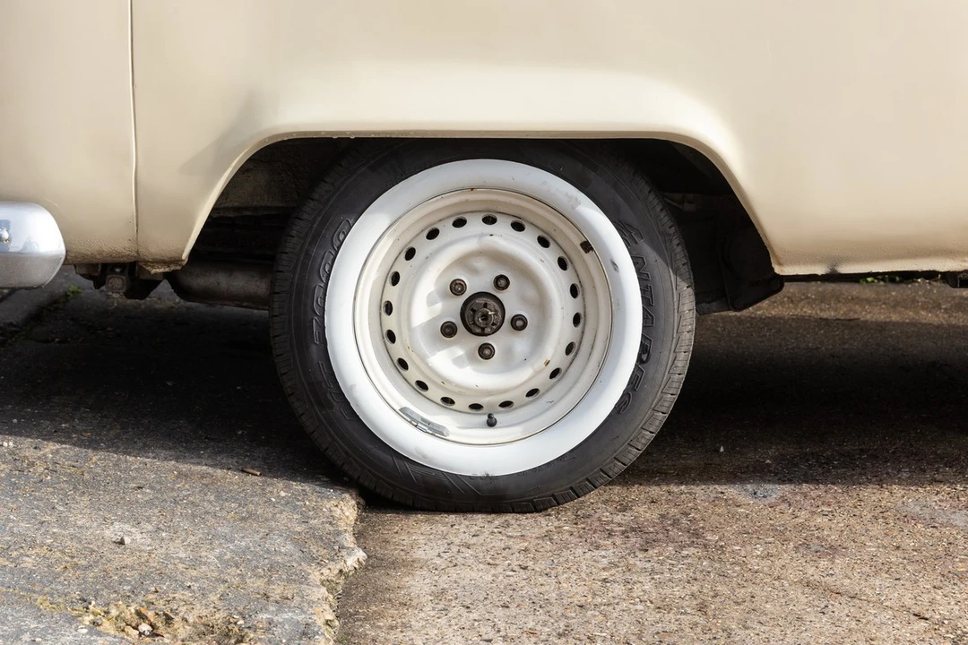 1972 Volkswagen Bay-Window Camper - Image 17 of 30