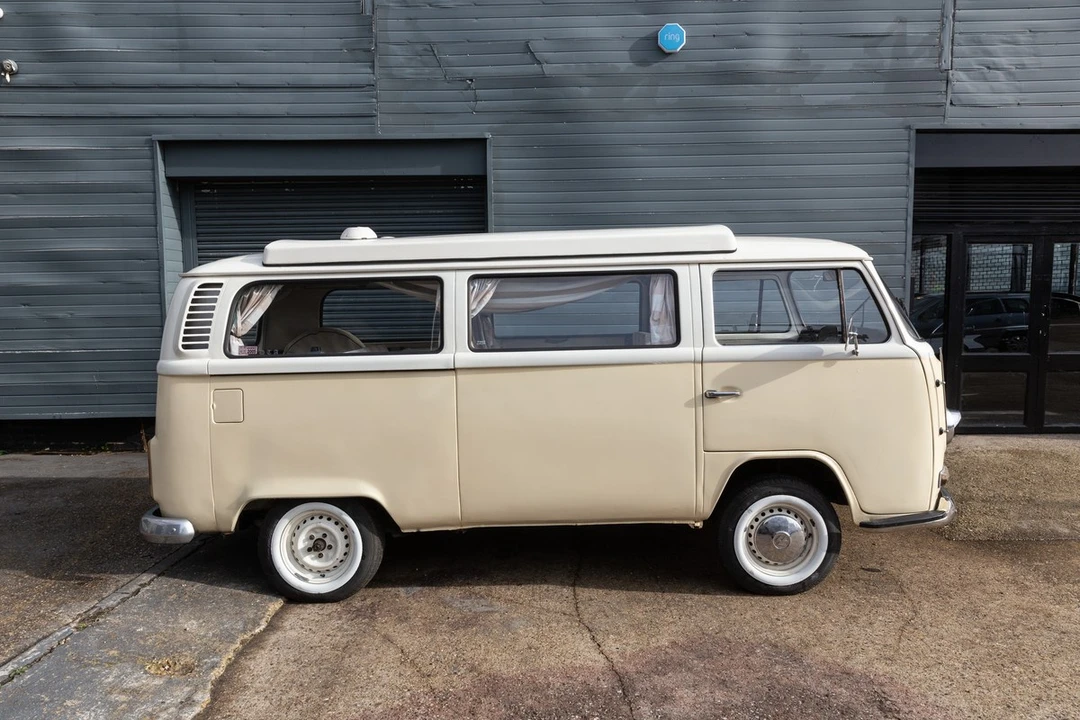 1972 Volkswagen Bay-Window Camper - Image 13 of 30