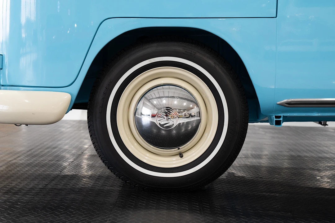 1973 Volkswagen Split-Window Bus - Image 31 of 31