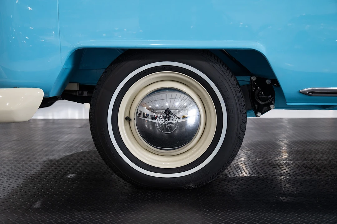 1973 Volkswagen Split-Window Bus - Image 29 of 31