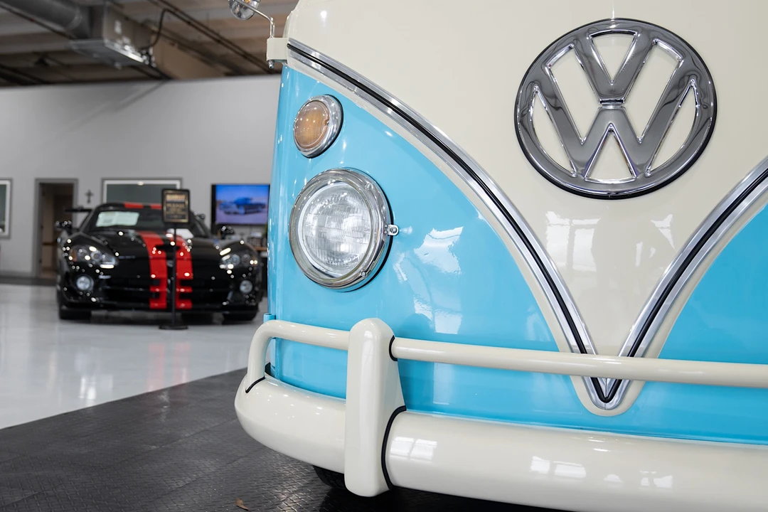 1973 Volkswagen Split-Window Bus - Image 17 of 31