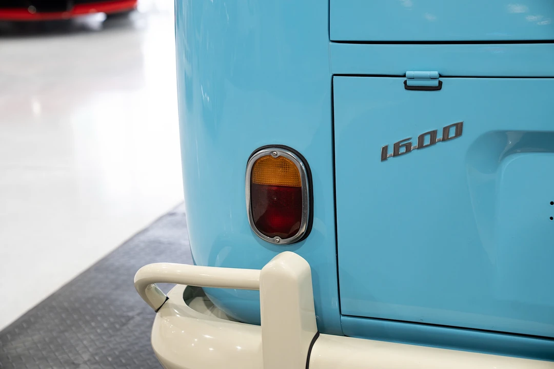 1973 Volkswagen Split-Window Bus - Image 25 of 31