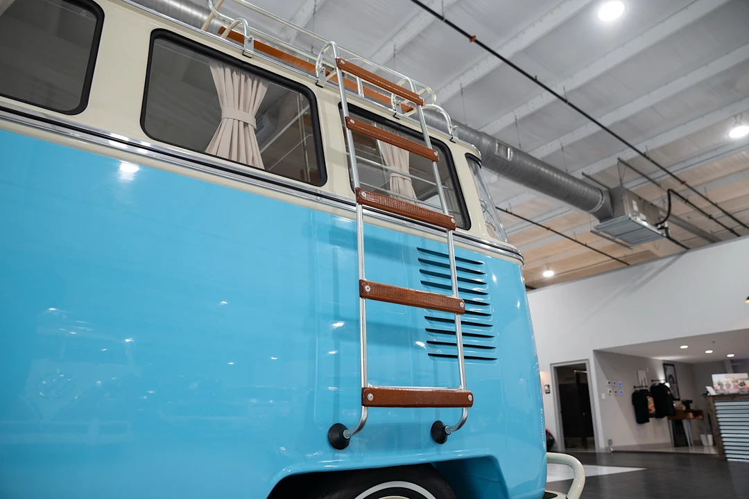 1973 Volkswagen Split-Window Bus - Image 24 of 31