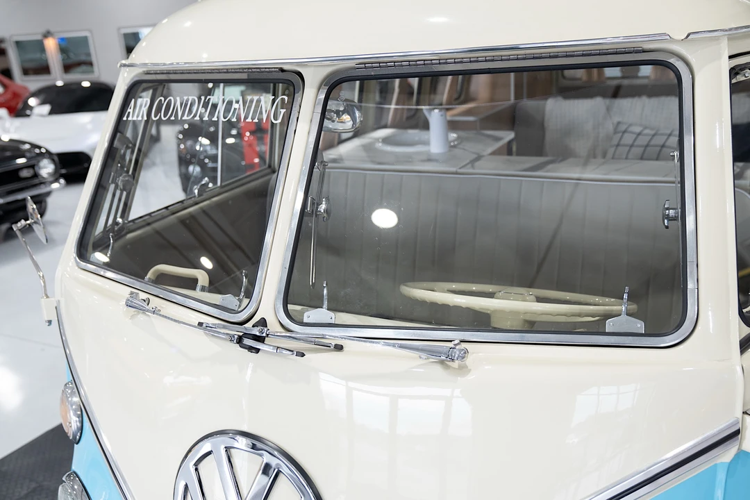1973 Volkswagen Split-Window Bus - Image 21 of 31