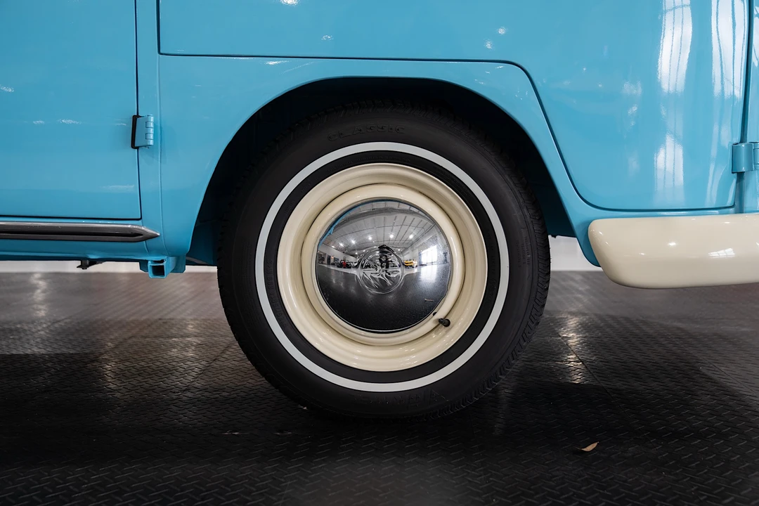 1973 Volkswagen Split-Window Bus - Image 30 of 31