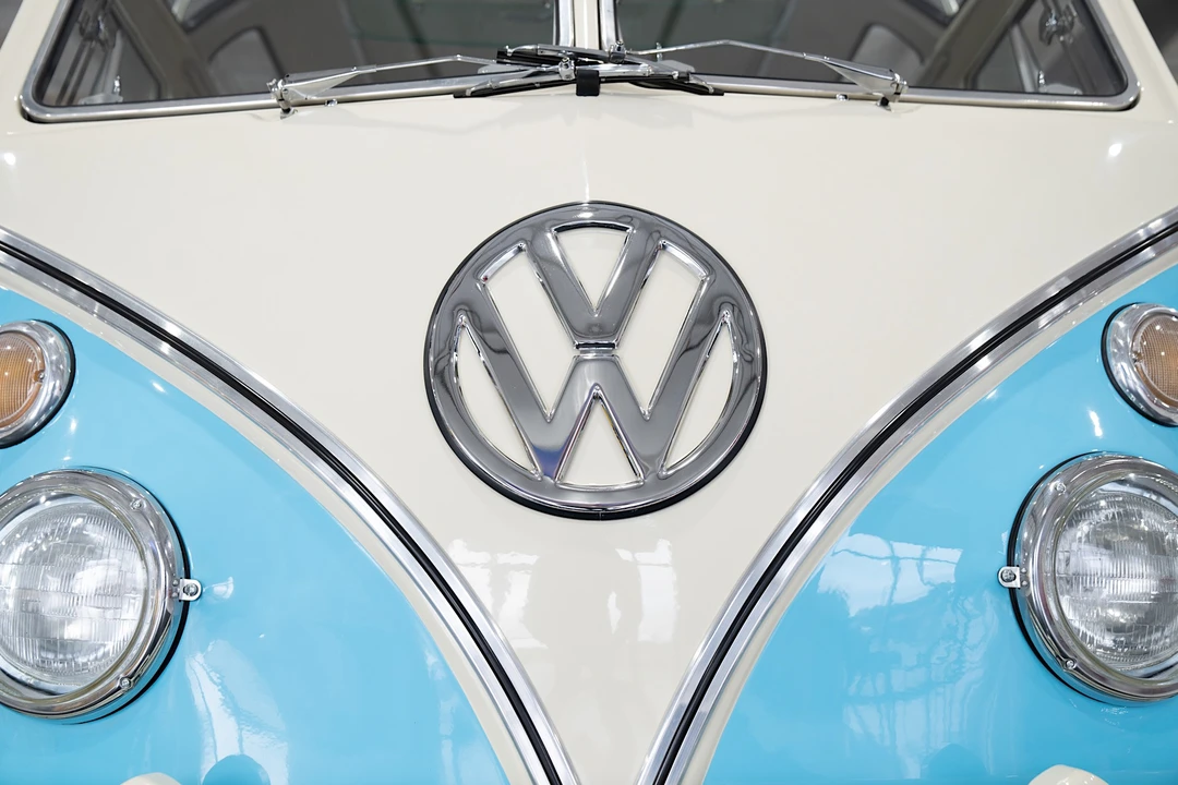 1973 Volkswagen Split-Window Bus - Image 18 of 31
