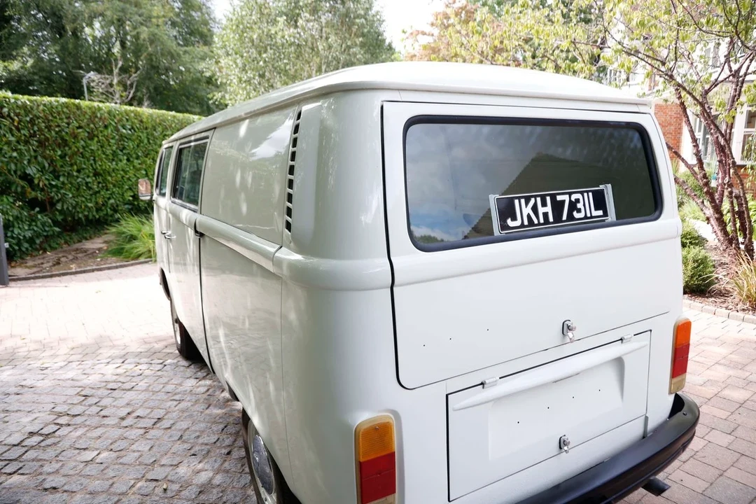 1973 Volkswagen Bay-Window Bus - Image 26 of 30