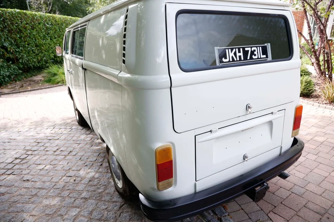 1973 Volkswagen Bay-Window Bus - Image 29 of 30