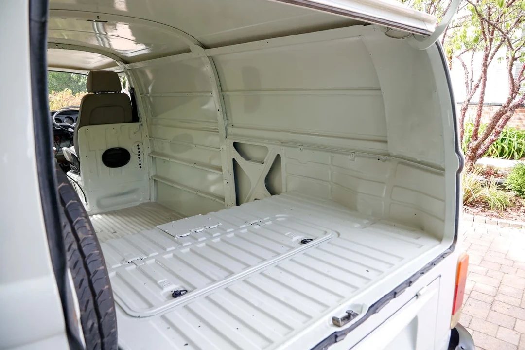 1973 Volkswagen Bay-Window Bus - Image 23 of 30
