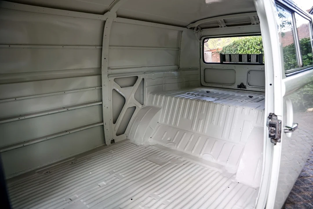 1973 Volkswagen Bay-Window Bus - Image 22 of 30