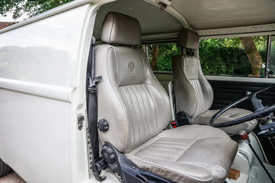 1973 Volkswagen Bay-Window Bus - Image 15 of 30