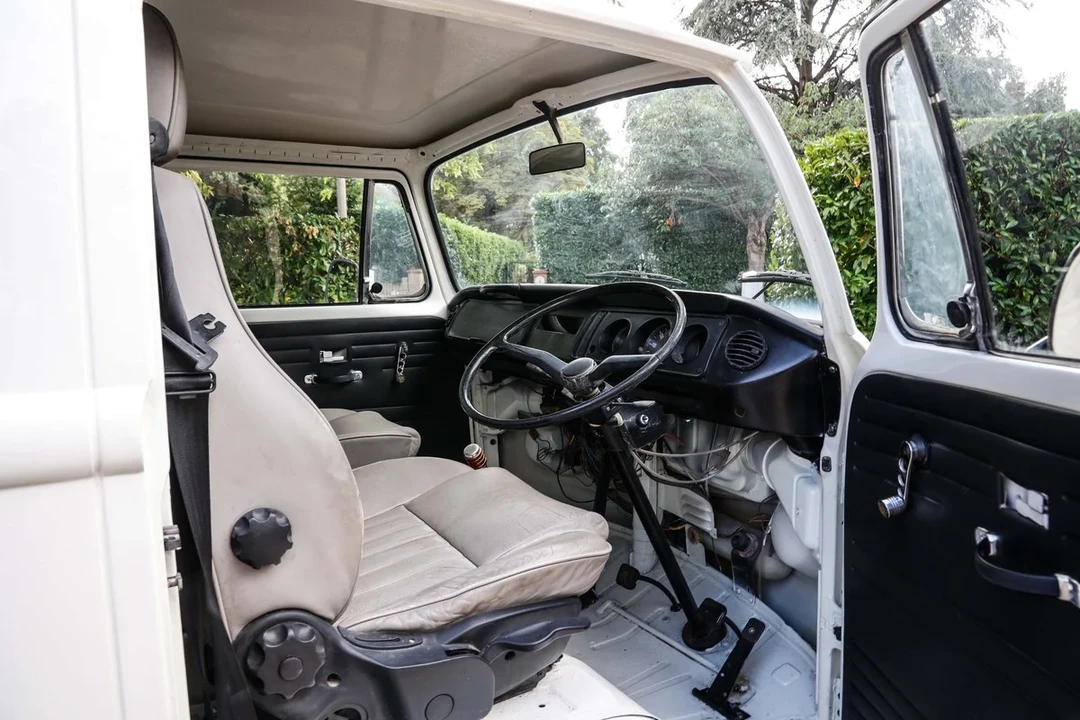1973 Volkswagen Bay-Window Bus - Image 14 of 30