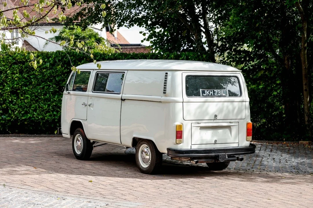 1973 Volkswagen Bay-Window Bus - Image 7 of 30