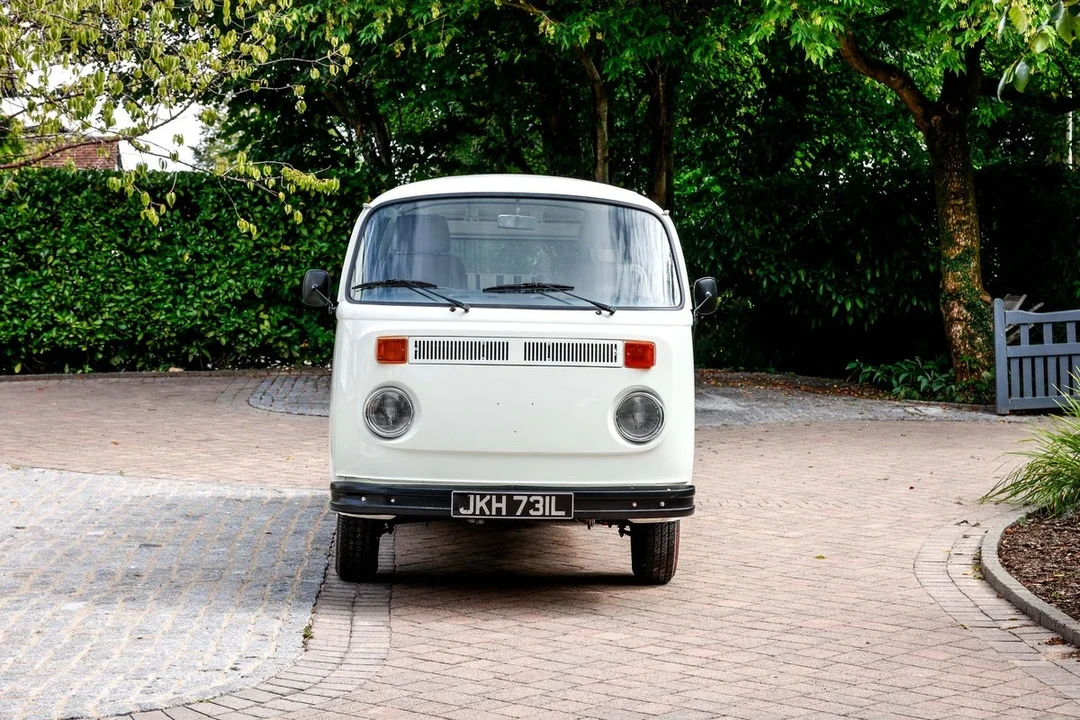1973 Volkswagen Bay-Window Bus - Image 2 of 30