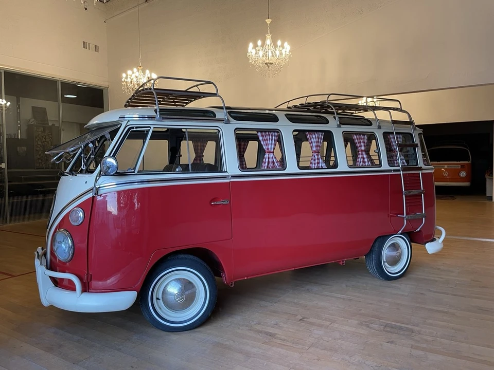 1970 Volkswagen Split-Window Bus - Image 11 of 30