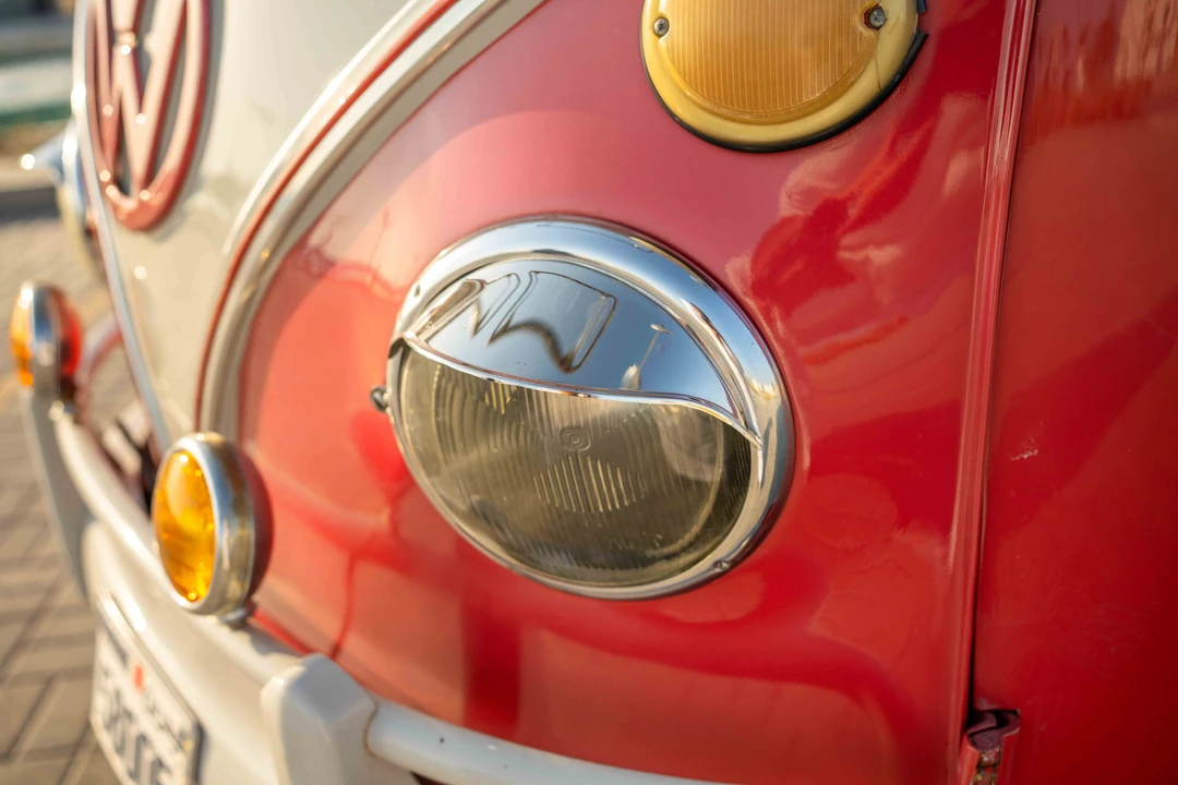 1973 Volkswagen Split-Window Bus - Image 22 of 31