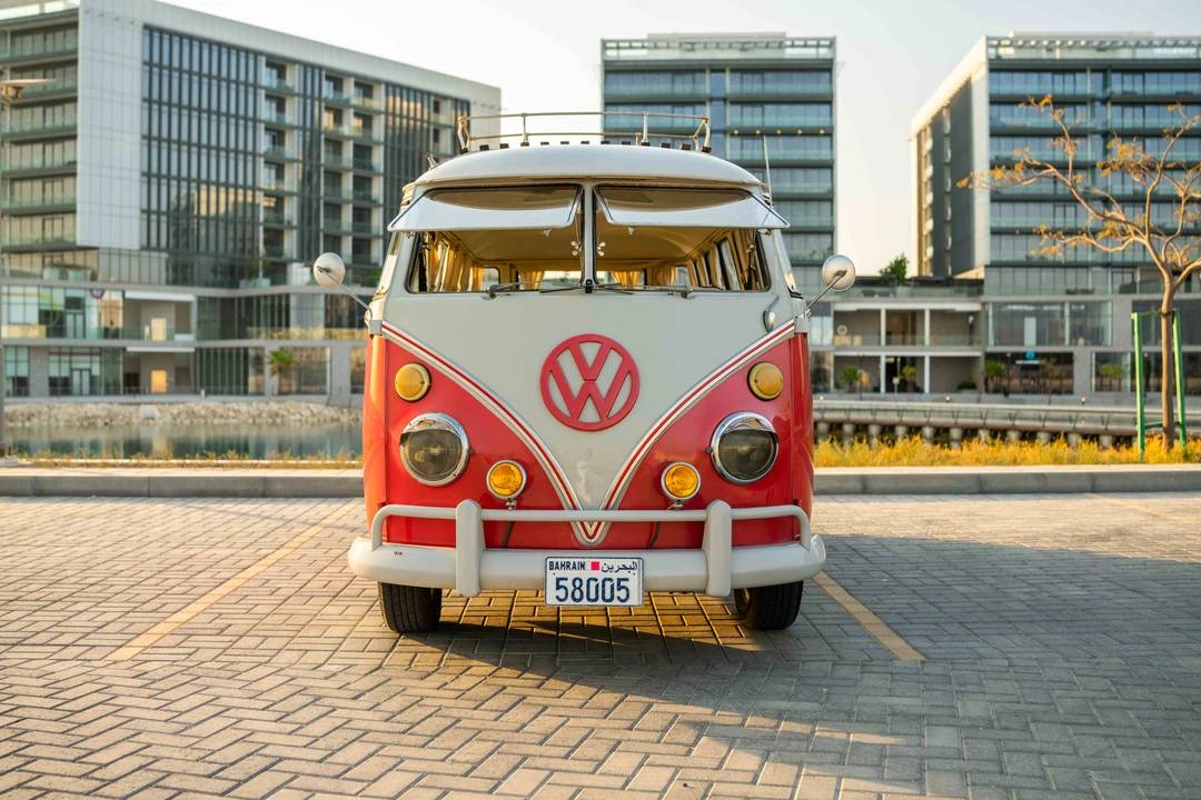 1973 Volkswagen Split-Window Bus - Image 10 of 31