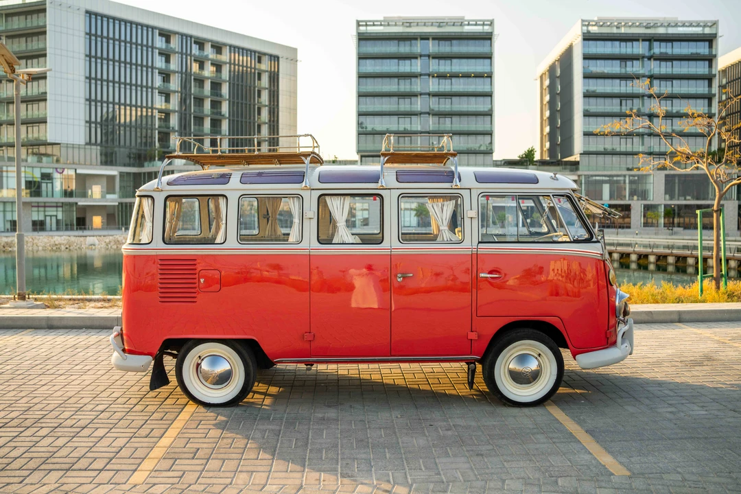 1973 Volkswagen Split-Window Bus - Image 4 of 31