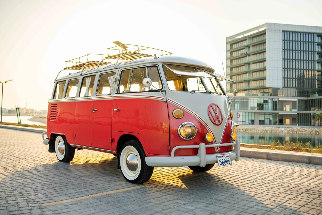 1973 Volkswagen Split-Window Bus - Image 3 of 31