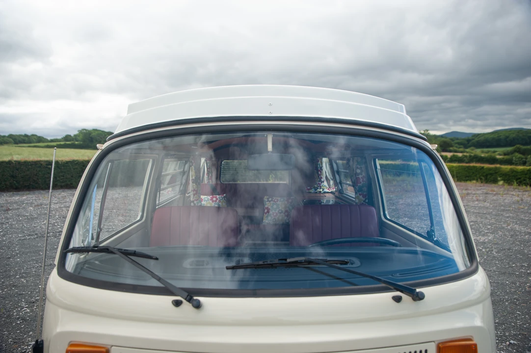 1973 Volkswagen Bay-Window Camper - Image 11 of 31