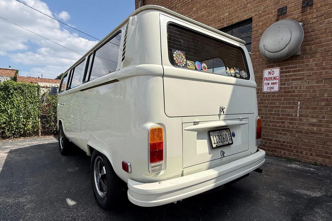 1973 Volkswagen Bay-Window Bus - Image 4 of 31