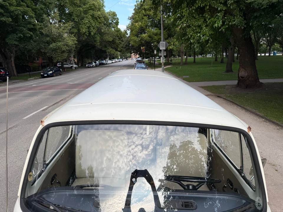 1973 Volkswagen Bay-Window Bus - Image 24 of 31