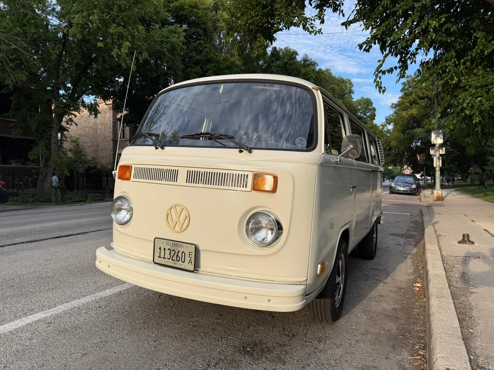 1973 Volkswagen Bay-Window Bus - Image 6 of 31
