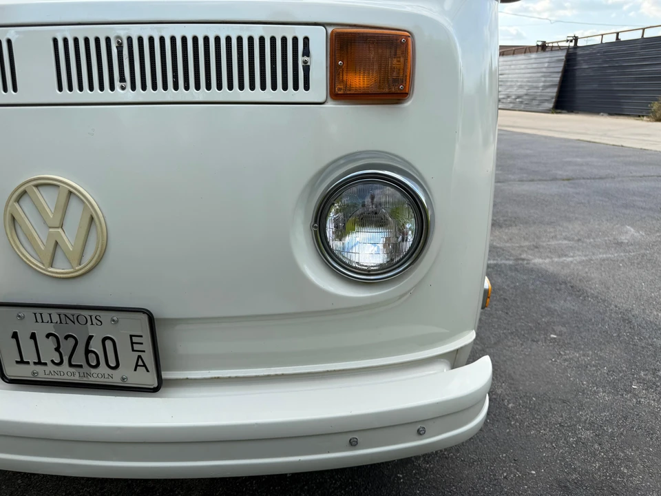 1973 Volkswagen Bay-Window Bus - Image 27 of 31
