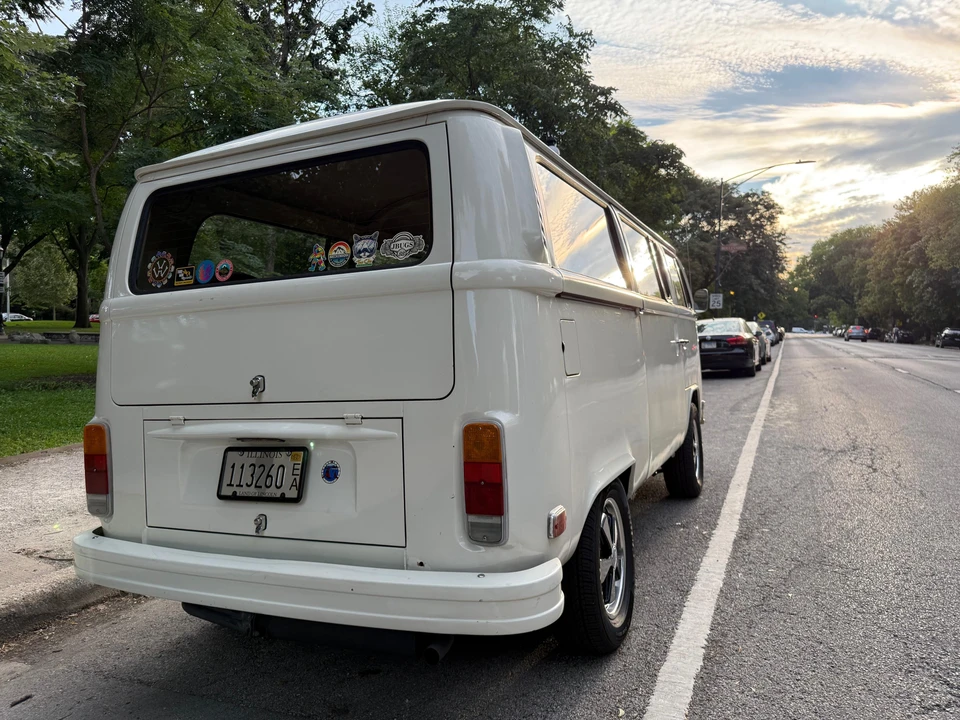 1973 Volkswagen Bay-Window Bus - Image 8 of 31