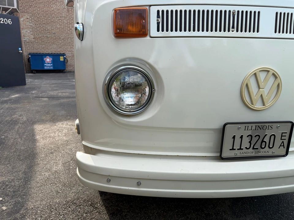 1973 Volkswagen Bay-Window Bus - Image 23 of 31