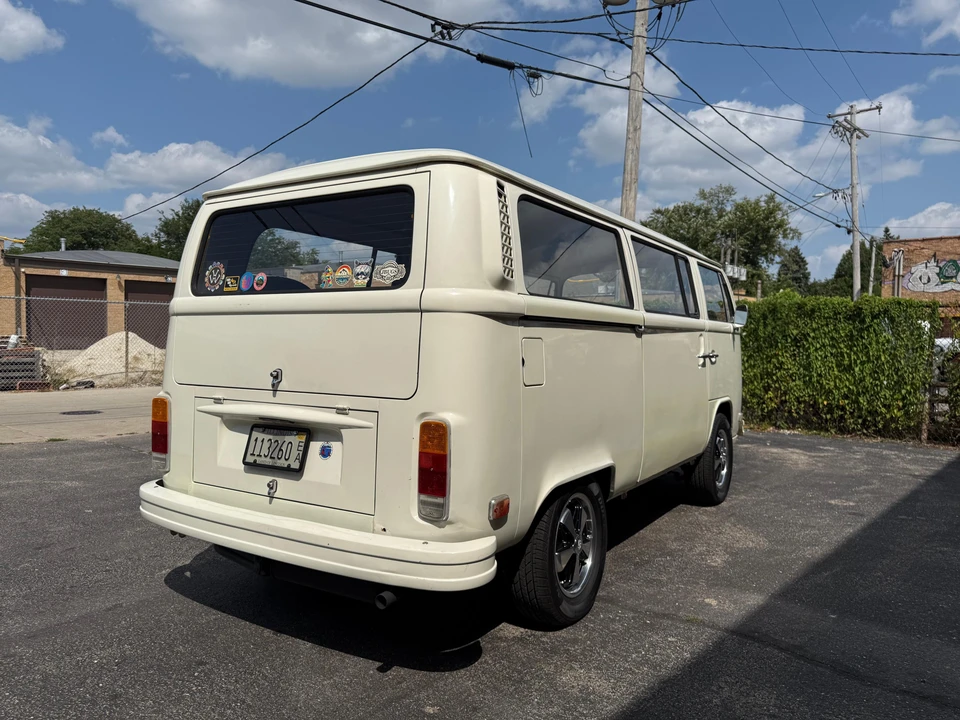 1973 Volkswagen Bay-Window Bus - Image 19 of 31