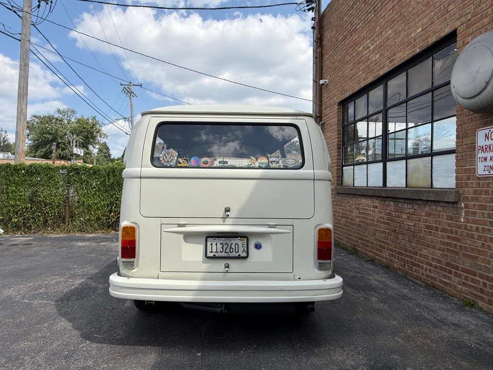 1973 Volkswagen Bay-Window Bus - Image 17 of 31