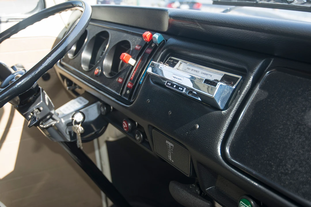 1973 Volkswagen Bay-Window Camper - Image 10 of 22
