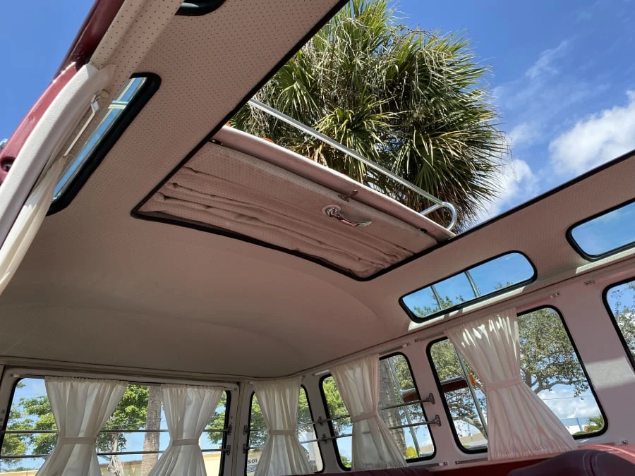 1973 Volkswagen Bay-Window Bus - Image 5 of 9