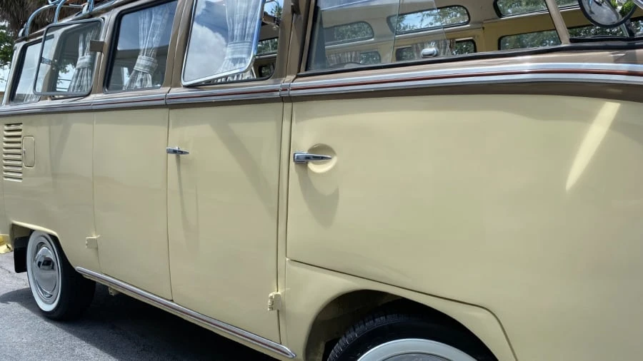 1973 Volkswagen Bay-Window Bus - Image 6 of 26