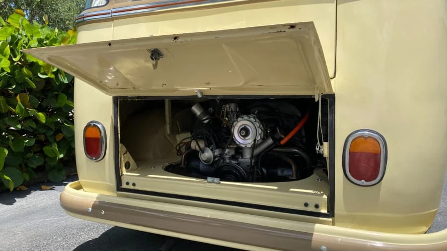 1973 Volkswagen Bay-Window Bus - Image 16 of 26