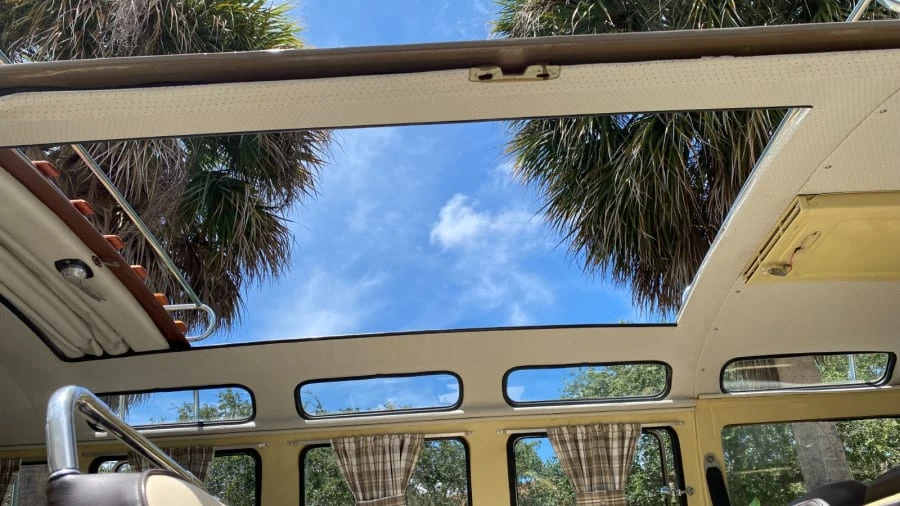 1973 Volkswagen Bay-Window Bus - Image 18 of 26