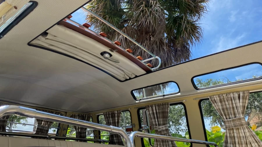 1973 Volkswagen Bay-Window Bus - Image 19 of 26