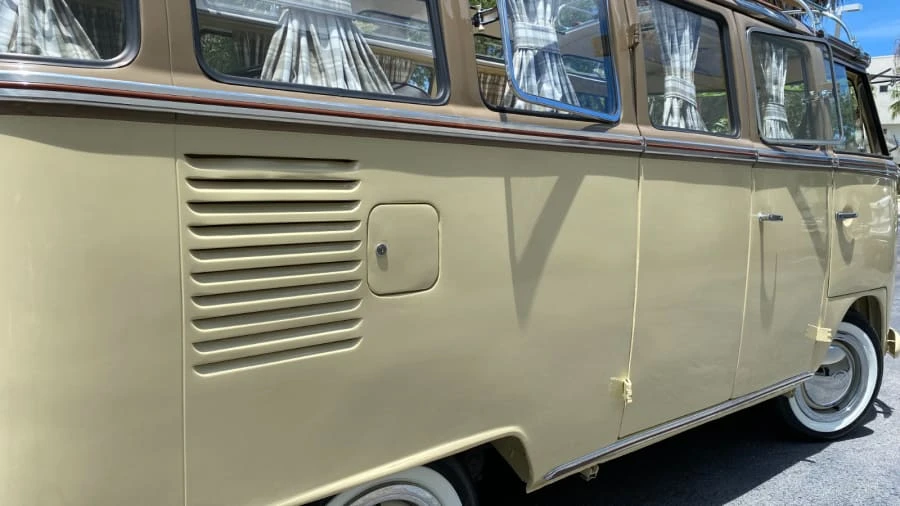 1973 Volkswagen Bay-Window Bus - Image 24 of 26