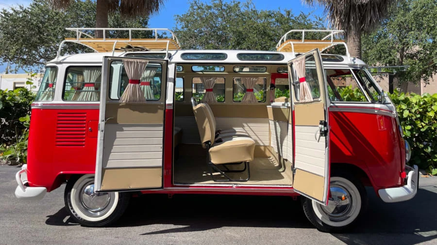 1973 Volkswagen Bay-Window Bus - Image 4 of 18
