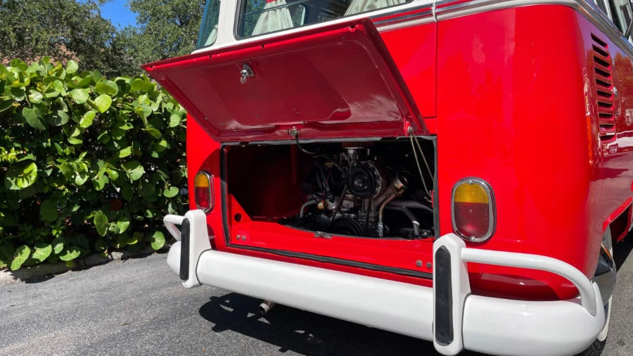 1973 Volkswagen Bay-Window Bus - Image 15 of 18